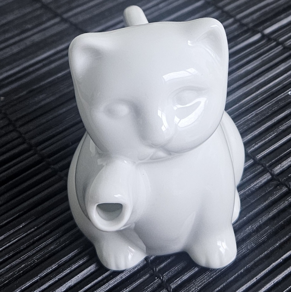 Mini Cat Shape Creamer White Glazed Porcelain Kitty Creamer